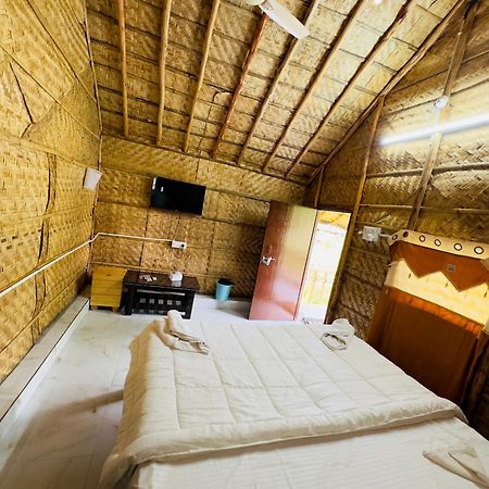 Tamarind Tree Way Side Amenities Hotel ฮอสเปต ภายนอก รูปภาพ